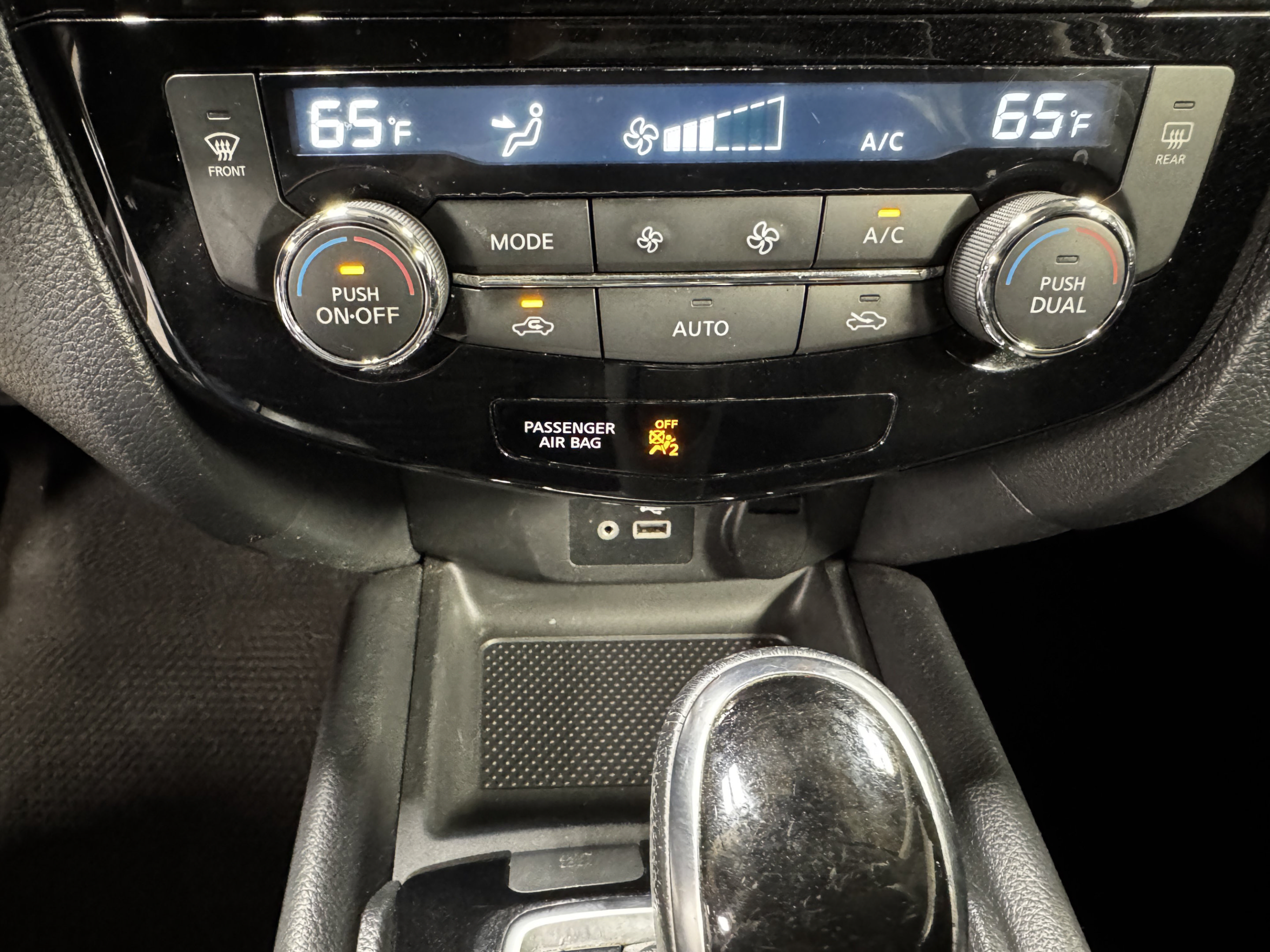 Used 2019 Nissan Rogue SV FWD image 28