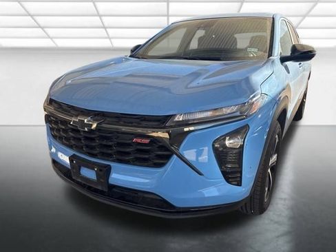 Used 2024 Chevrolet Trax RS image 3