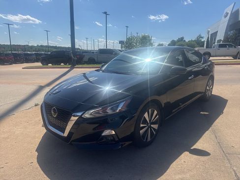 Used 2022 Nissan Altima 2.5 SL FWD image 5