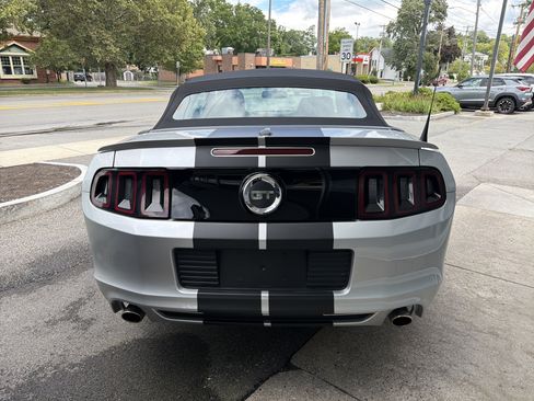 Used 2014 Ford Mustang GT Premium w/ Comfort Package RWD image 6