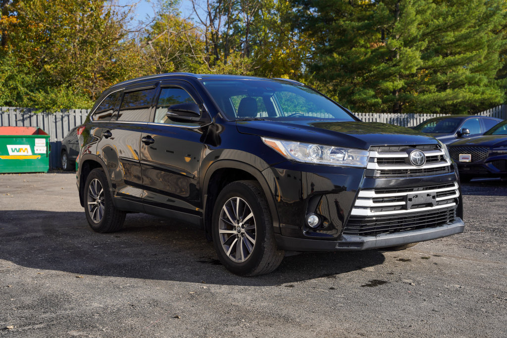 Used 2019 Toyota Highlander XLE AWD/4WD image 10
