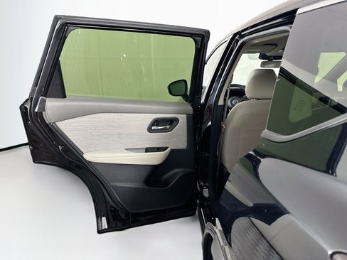 Used 2023 Nissan Rogue SV AWD/4WD image 25