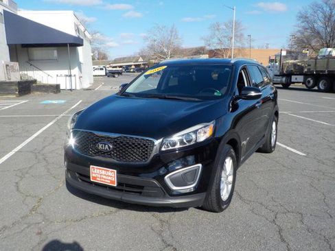 Used 2016 Kia Sorento LX w/ LX Convenience Package image 6
