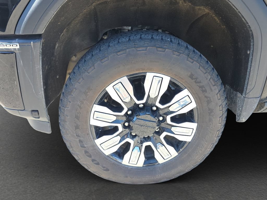 Used 2025 GMC Sierra 2500 Denali w/ Denali Reserve Package AWD/4WD image 4