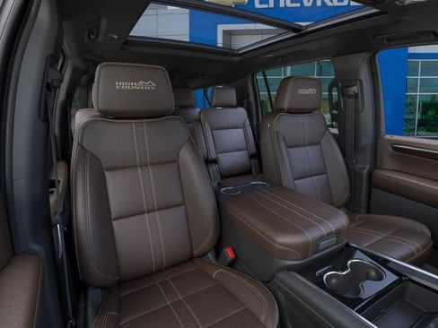 New 2026 Chevrolet Suburban High Country w/ LPO, Illumination Package RWD image 40