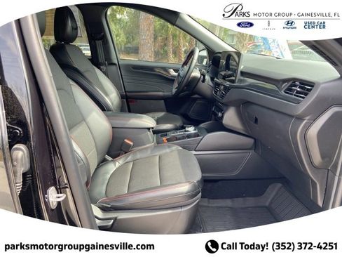 Certified 2023 Ford Escape ST-Line w/ Tech Pack #1 image 18