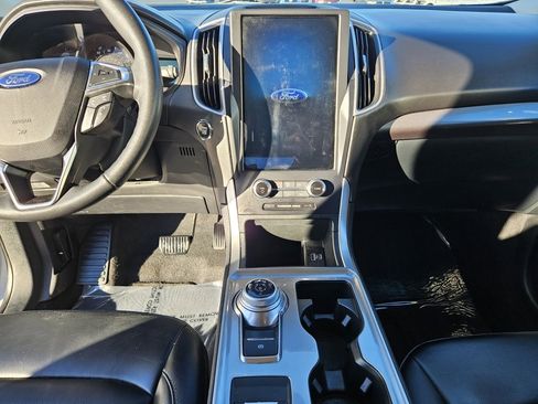 Used 2024 Ford Edge SEL image 18