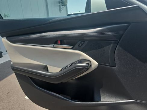 Used 2023 MAZDA MAZDA3 s FWD image 12