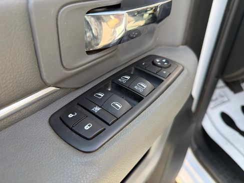 Used 2017 RAM 2500 SLT image 12