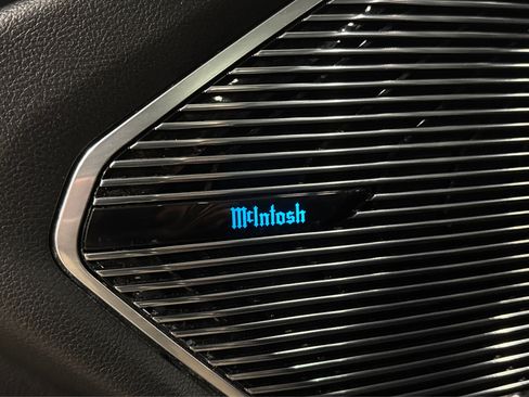 Used 2022 Jeep Grand Cherokee Overland w/ Luxury Tech Group IV image 17