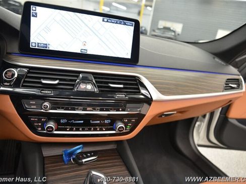 Used 2023 BMW 530i w/ Premium Package RWD image 31