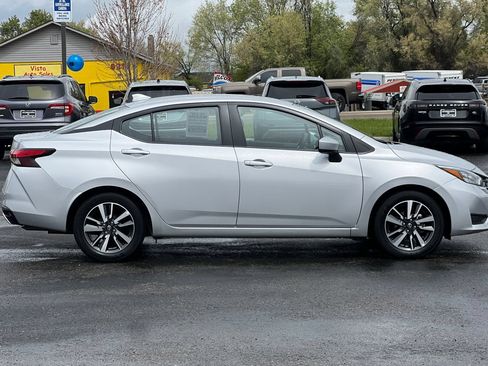 Used 2025 Nissan Versa SV FWD image 3