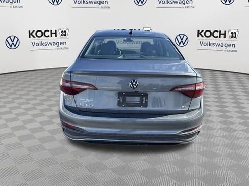 Used 2024 Volkswagen Jetta SE image 7