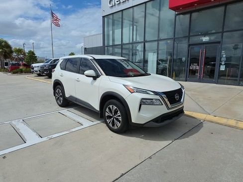 Used 2023 Nissan Rogue SV FWD image 2