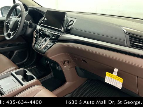 New 2026 Honda Odyssey Touring image 24