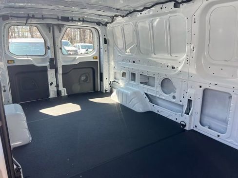 New 2024 Ford E-Transit Low Roof image 26