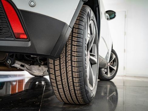 Used 2022 Jaguar E-PACE SE image 38