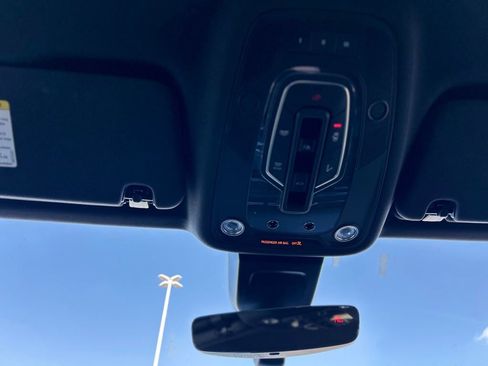 Used 2017 Audi Q7 3.0T Prestige image 28