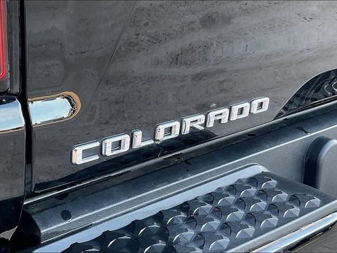 Used 2023 Chevrolet Colorado Trail Boss w/ Technology Package image 29