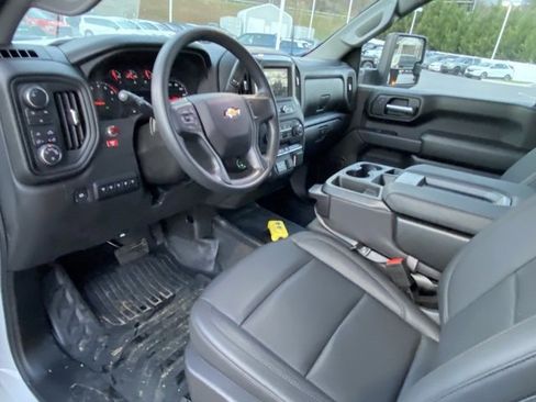 Used 2025 Chevrolet Silverado 3500 W/T w/ WT Convenience Package image 11