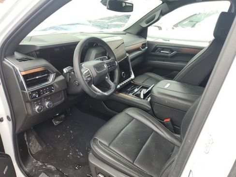 Certified 2025 GMC Yukon Denali image 8