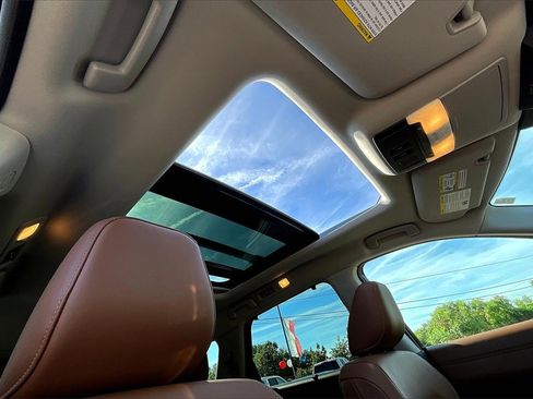 Used 2024 Nissan Pathfinder Platinum w/ Cargo Package image 22