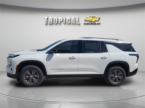 New 2026 Chevrolet Traverse LT image 2