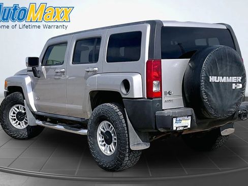 Used 2008 HUMMER H3 Luxury AWD/4WD image 4