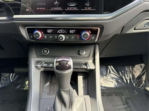 Certified 2025 Audi Q3 2.0T Premium w/ Convenience Package AWD/4WD image 17