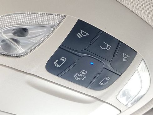 Used 2023 Chrysler Pacifica Touring-L FWD image 24