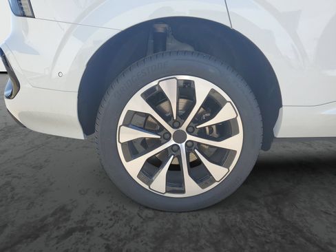 New 2026 Audi Q3 quattro 2.0T AWD/4WD image 5