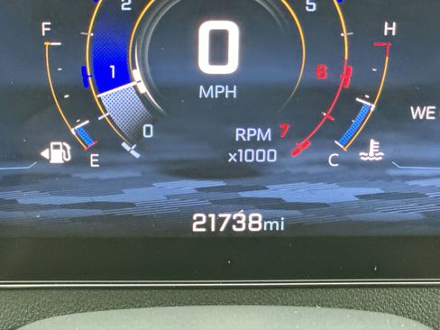 Used 2025 Chevrolet Traverse LT image 15