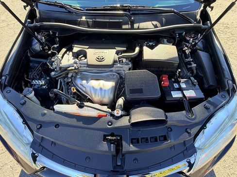 Used 2017 Toyota Camry SE image 37
