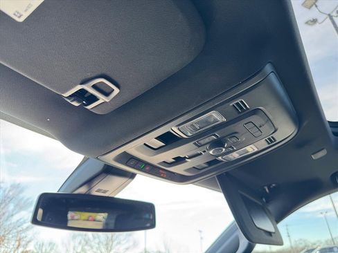 Used 2022 Chevrolet Suburban Z71 w/ Z71 Off-Road Package image 27