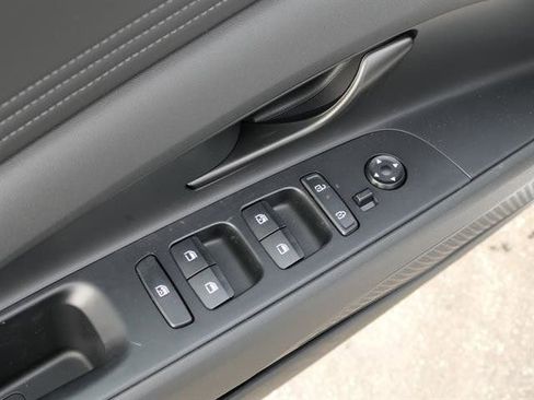 New 2025 Hyundai Elantra Sport image 13