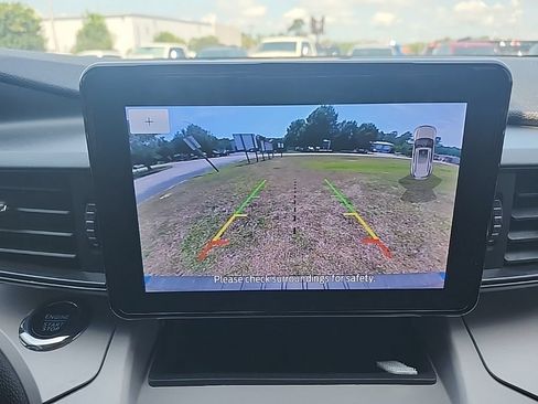 Used 2023 Ford Explorer XLT RWD image 6