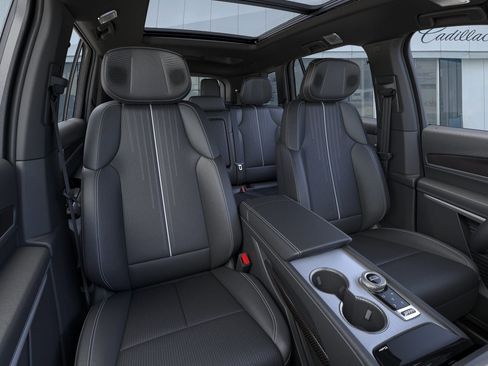 New 2026 Cadillac Vistiq Luxury image 16