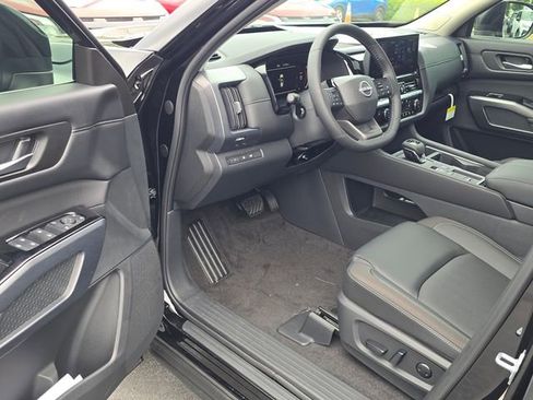 New 2026 Nissan Pathfinder SL w/ SL Premium Package FWD image 9