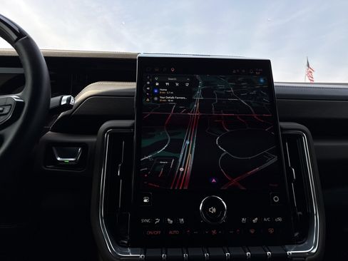 Used 2025 GMC Yukon XL Denali Ultimate image 25