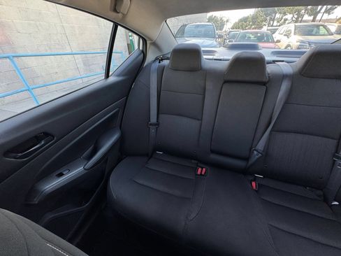 Used 2025 Nissan Altima 2.5 SV FWD image 39