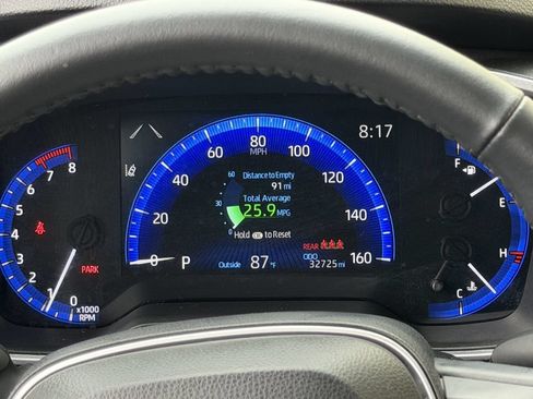 Used 2022 Toyota Corolla Cross XLE w/ Convenience Package FWD image 16