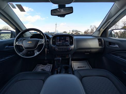 Used 2020 Chevrolet Colorado Z71 image 2