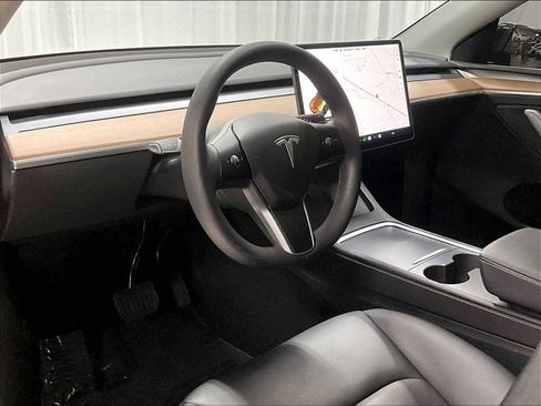 Used 2024 Tesla Model Y Long Range image 7