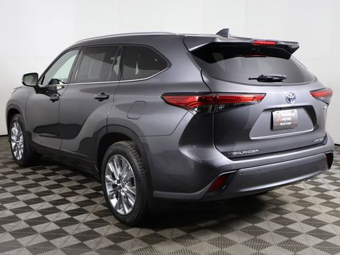 Used 2022 Toyota Highlander Limited image 13