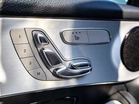 Used 2020 Mercedes-Benz GLC 300 image 17