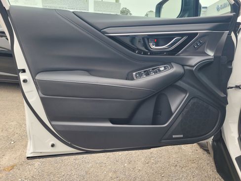 Used 2024 Subaru Outback Touring w/ Popular Package #2 image 17