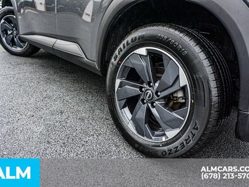 Used 2025 Nissan Rogue SV FWD image 16