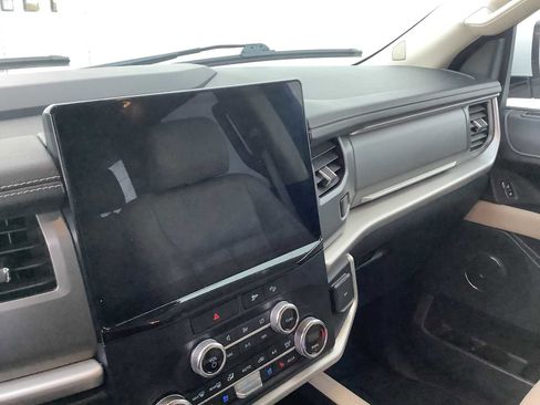 Used 2023 Ford Expedition Max XLT image 17