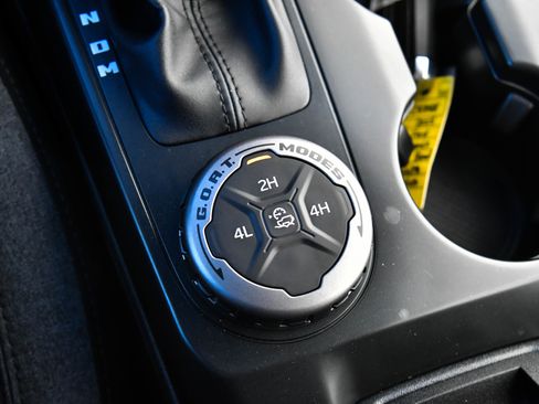 Used 2025 Ford Bronco Big Bend image 28