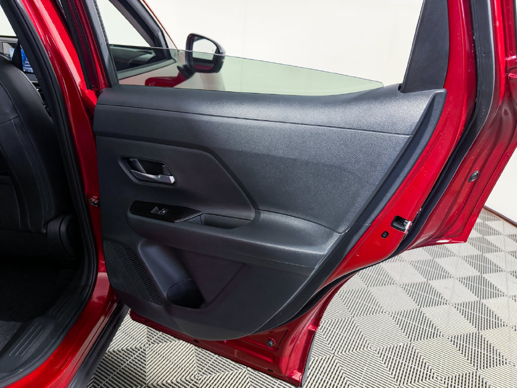 Certified 2026 Nissan Kicks SR AWD/4WD image 38